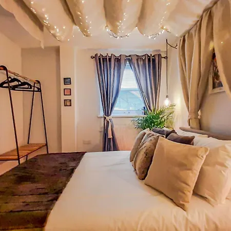 Apartment Stunning 2 Bedrooms London