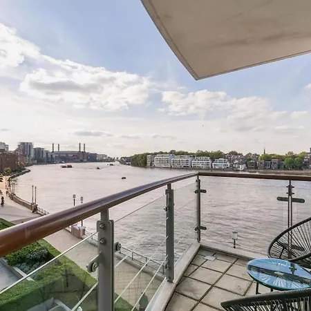 Beautiful Two-bedroom Flat On The Riverside With Spectacular Views Apartamento