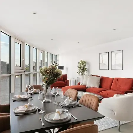 Apartamento Beautiful Two-bedroom Flat On The Riverside With Spectacular Views