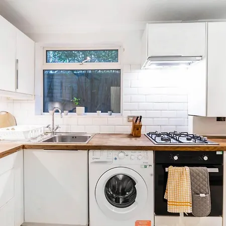Apartamento Spacious 2-bed Ground Floor Flat With Private Garden *