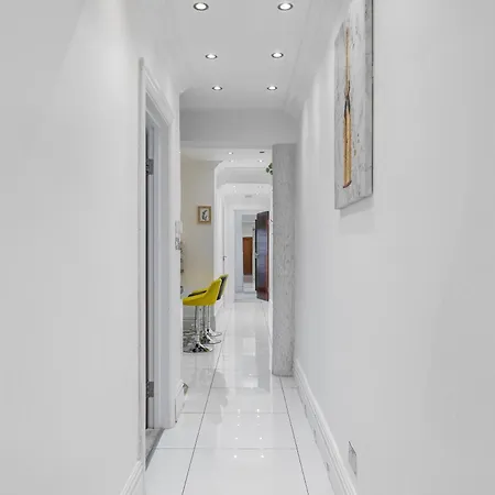 דירה Elegant 2 Bedroom Garden Flat, London, Paddington! לונדון