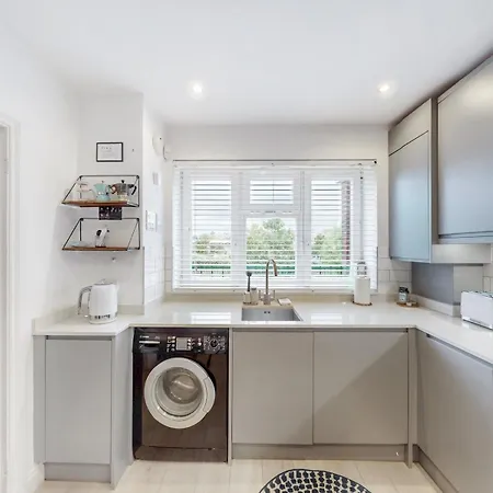 Pass The Keys Stylish Flat In West Hampstead London