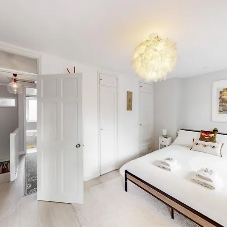Pass The Keys Stylish Flat In West Hampstead Apartment London