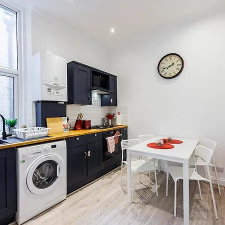Apartment 12 Bed Charming And Bright Flat *