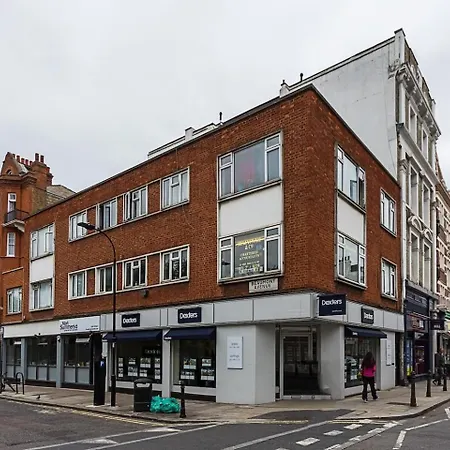 12 Bed Charming And Bright Flat Apartment London