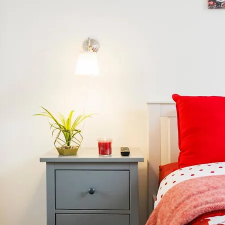 Apartment 12 Bed Charming And Bright Flat *