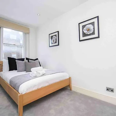 1 Bed Apartment- Marble Arch 4 London