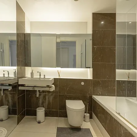 Apartment Luxury 1 Bedroom Canary Wharf Couples & Work-friendly *