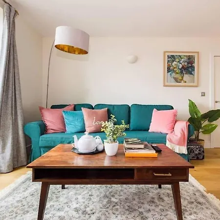 Apartment Stunning 2 Bed Ensuite *