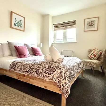 Stunning 2 Bed Ensuite *