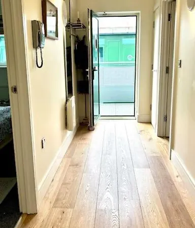 Apartment Stunning 2 Bed Ensuite