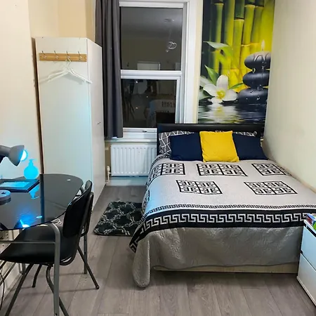 Apartment 389 Blue London