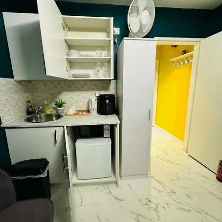 Private Flat In 1190 Londres