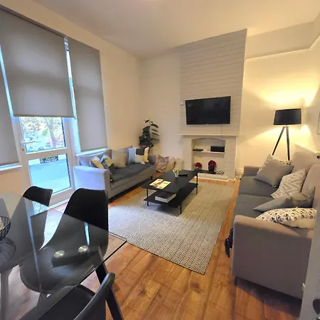 Large Dulwich 3 Bedroom Near Kings College Hospital Apartment *