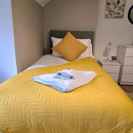 Large Dulwich 3 Bedroom Near Kings College Hospital *