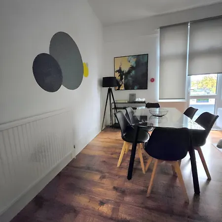 Large Dulwich 3 Bedroom Near Kings College Hospital *