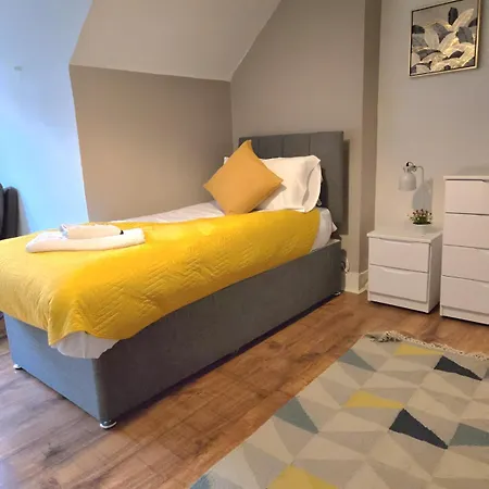 Large Dulwich 3 Bedroom Near Kings College Hospital * London