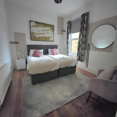 Large Dulwich 3 Bedroom Near Kings College Hospital Apartment
