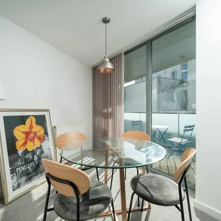 Apartment Charming Flat Near Canary Wharf *