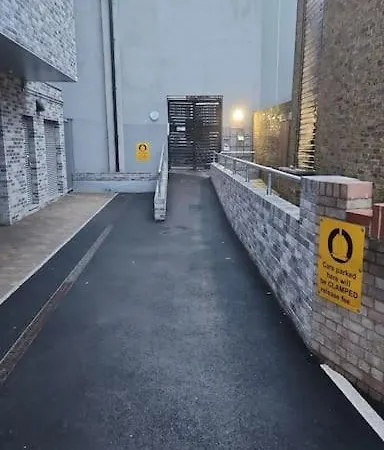 Apartment And Bermondsey Pad 2 *