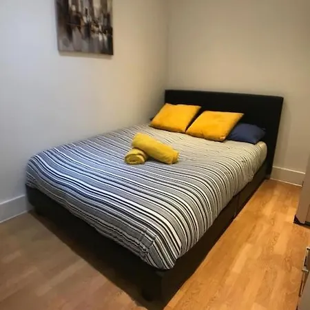 Apartment And Bermondsey Pad 2 London