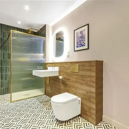 Stunning Shoreditch Penthouse *