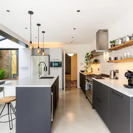 Spacious And Charming Brixton *