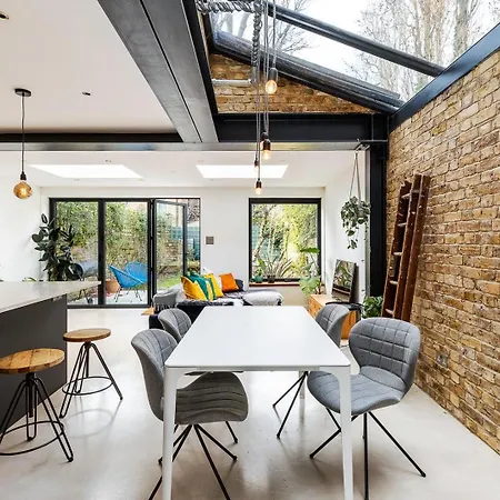 Spacious And Charming Brixton London