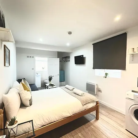 Harrow Road Beautiful Family Apartment *