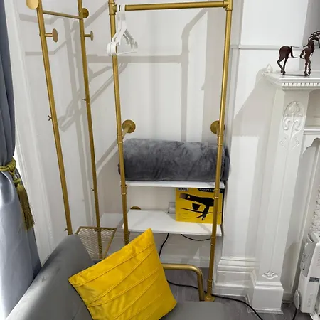 Luxury In Victoria, 7 Minutes Walk To Victoria Station, 6 * London