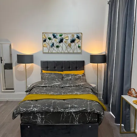 Luxury In Victoria, 7 Minutes Walk To Victoria Station, 6 Homestay
