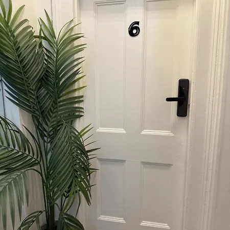 Luxury In Victoria, 7 Minutes Walk To Victoria Station, 6 * London