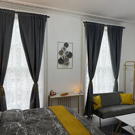 Luxury In Victoria, 7 Minutes Walk To Victoria Station, 6 *