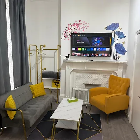 Luxury In Victoria, 7 Minutes Walk To Victoria Station, 6 *
