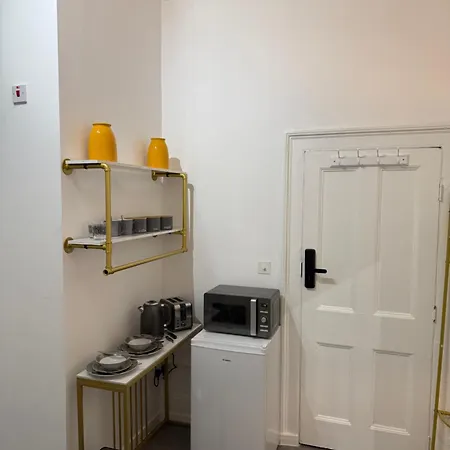 Luxury In Victoria, 7 Minutes Walk To Victoria Station, 6 London