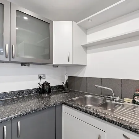Luxury Silvertown Way * London