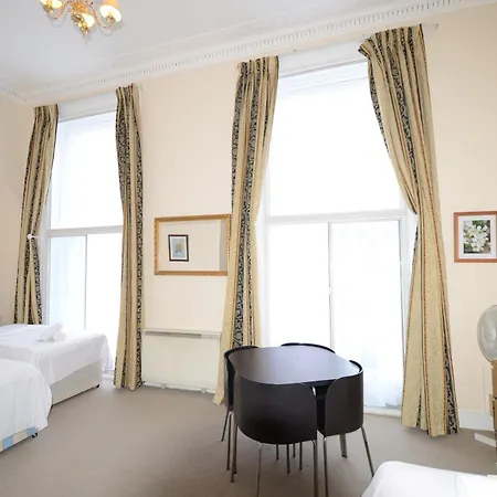 Amber Hotel-suites 3*