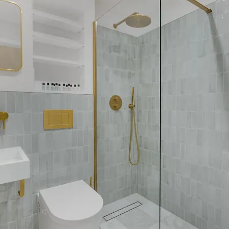 Kings Cross- 2 Bedroom Apartment *