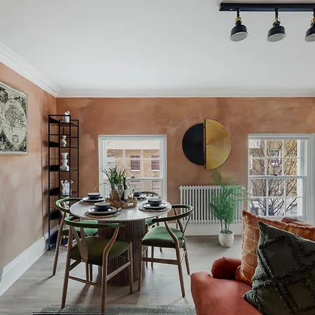 Kings Cross- 2 Bedroom Apartment *