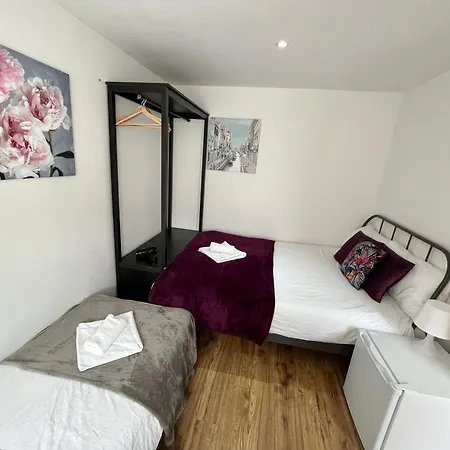 Euston Private Bedrooms 119a 4-7 Homestay *