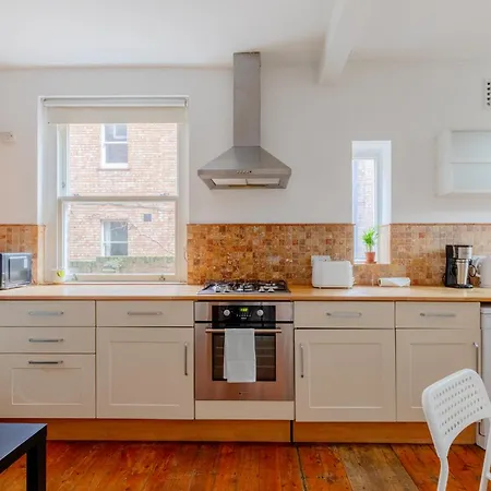 Spacious 3bd Flat W Garden Near Clapham Common Apartment London