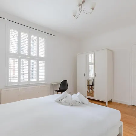 Spacious 3bd Flat W Garden Near Clapham Common London