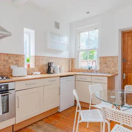 Apartment Spacious 3bd Flat W Garden Near Clapham Common *