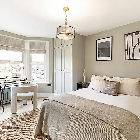 Serenity - Fulham Eve, Sleeps 14 *