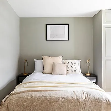 Serenity - Fulham Eve, Sleeps 14 * London