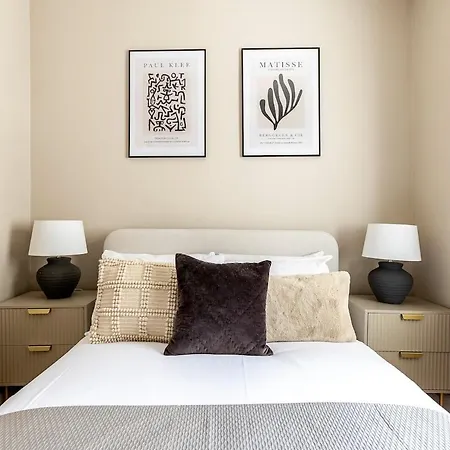 Apartment Serenity - Fulham Eve, Sleeps 14