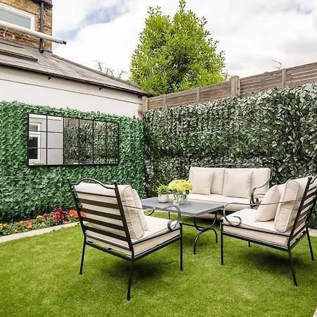 Serenity - Fulham Eve, Sleeps 14 Apartment *