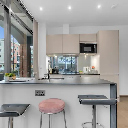 Apartment Luxury Heathrow Airport *