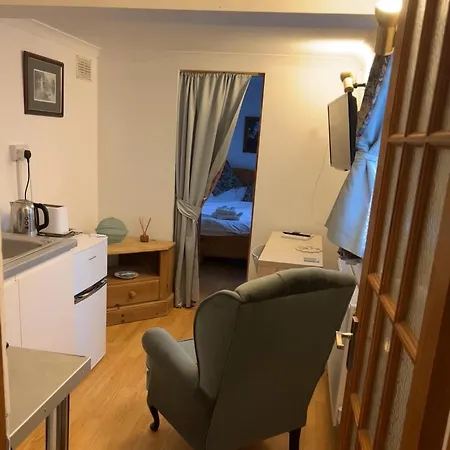 Cozy, Private, Guest Sw London, 30 Mins From Heathrow Apartment