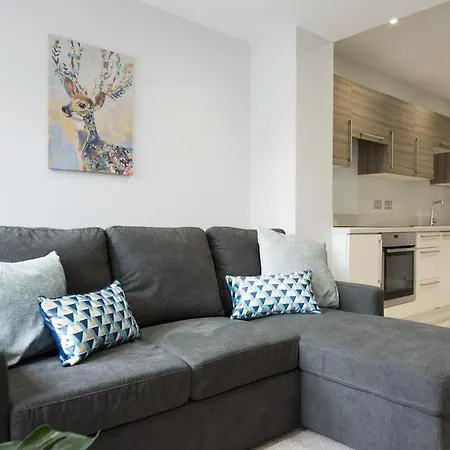 Space - Parking Space, Doors Onto Garden-pet Friendly Apartment
